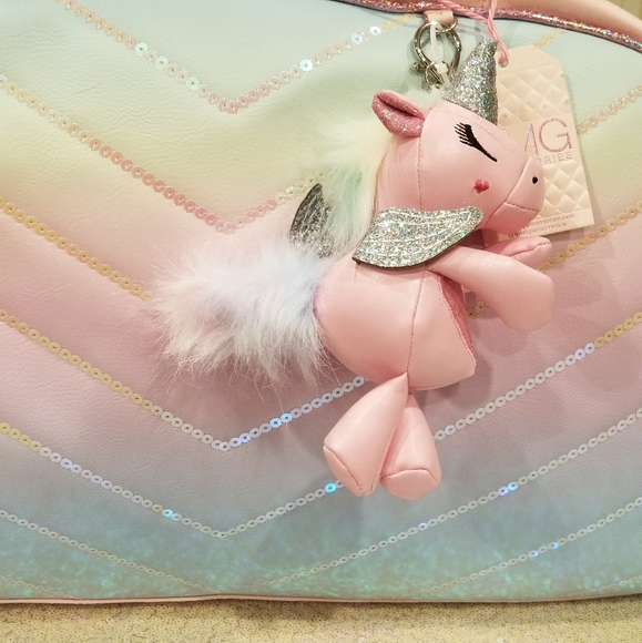 💖HOST PICK💖 Unicorn Duffel Bag - Picture 2 of 11